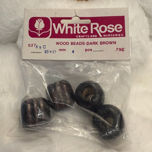 Vintage Wooden Beads Lot  White Rose New in Package Various Sizes (SKU: 124MI) - Picture 3 of 4